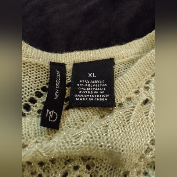 New directions XL ladies top - Picture 2 of 11